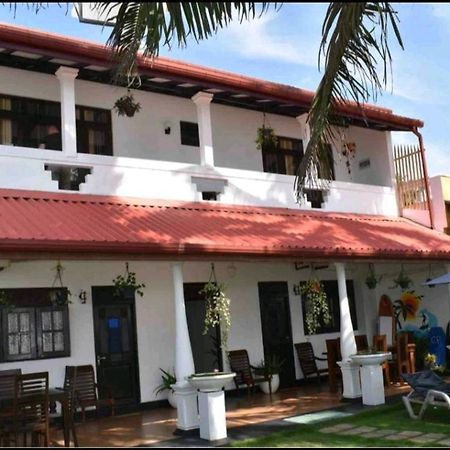 Ashen'S Beach House Bussa Exterior photo