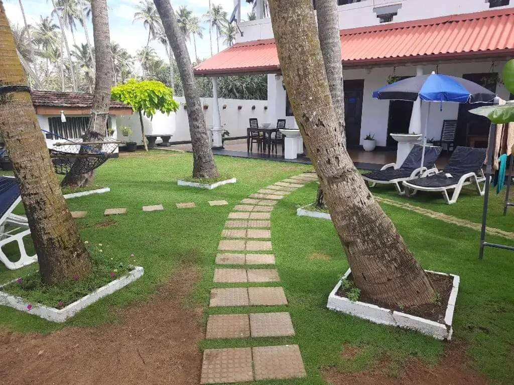 Ashen'S Beach House Bussa Exterior photo