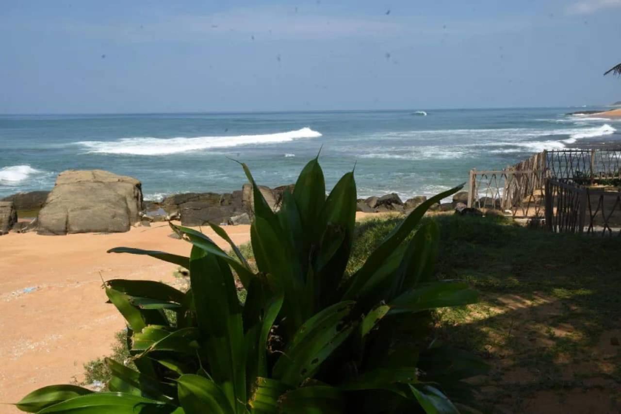 Ashen'S Beach House Bussa Exterior photo