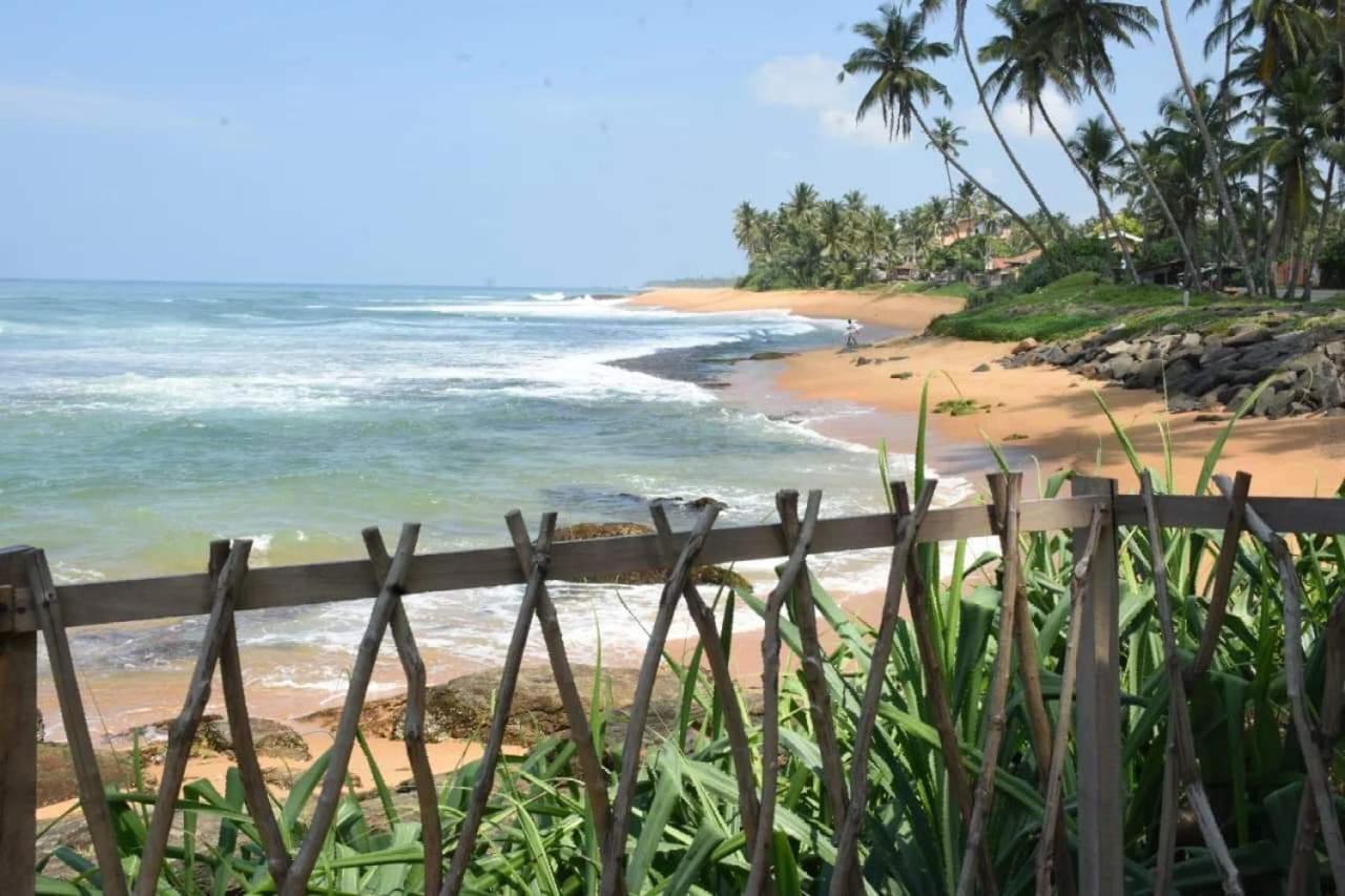 Ashen'S Beach House Bussa Exterior photo