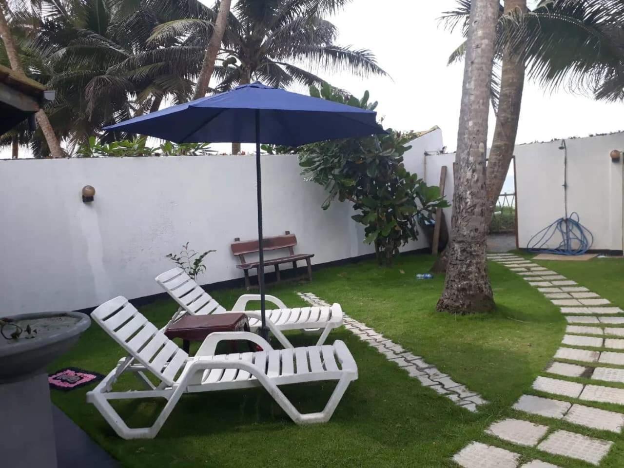 Ashen'S Beach House Bussa Exterior photo