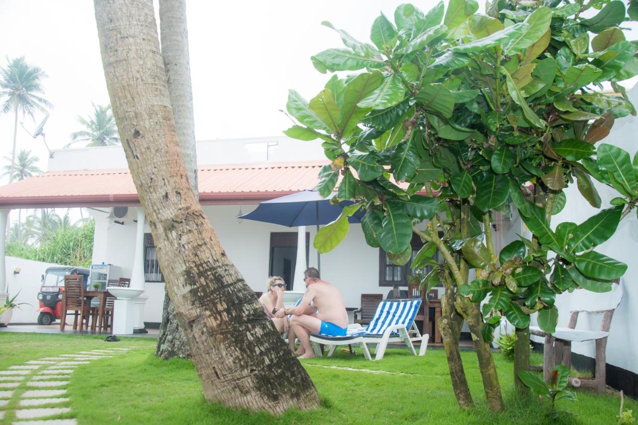 Ashen'S Beach House Bussa Exterior photo