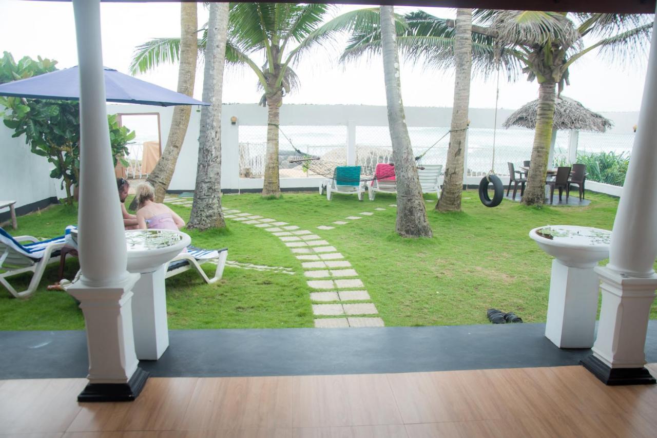 Ashen'S Beach House Bussa Exterior photo