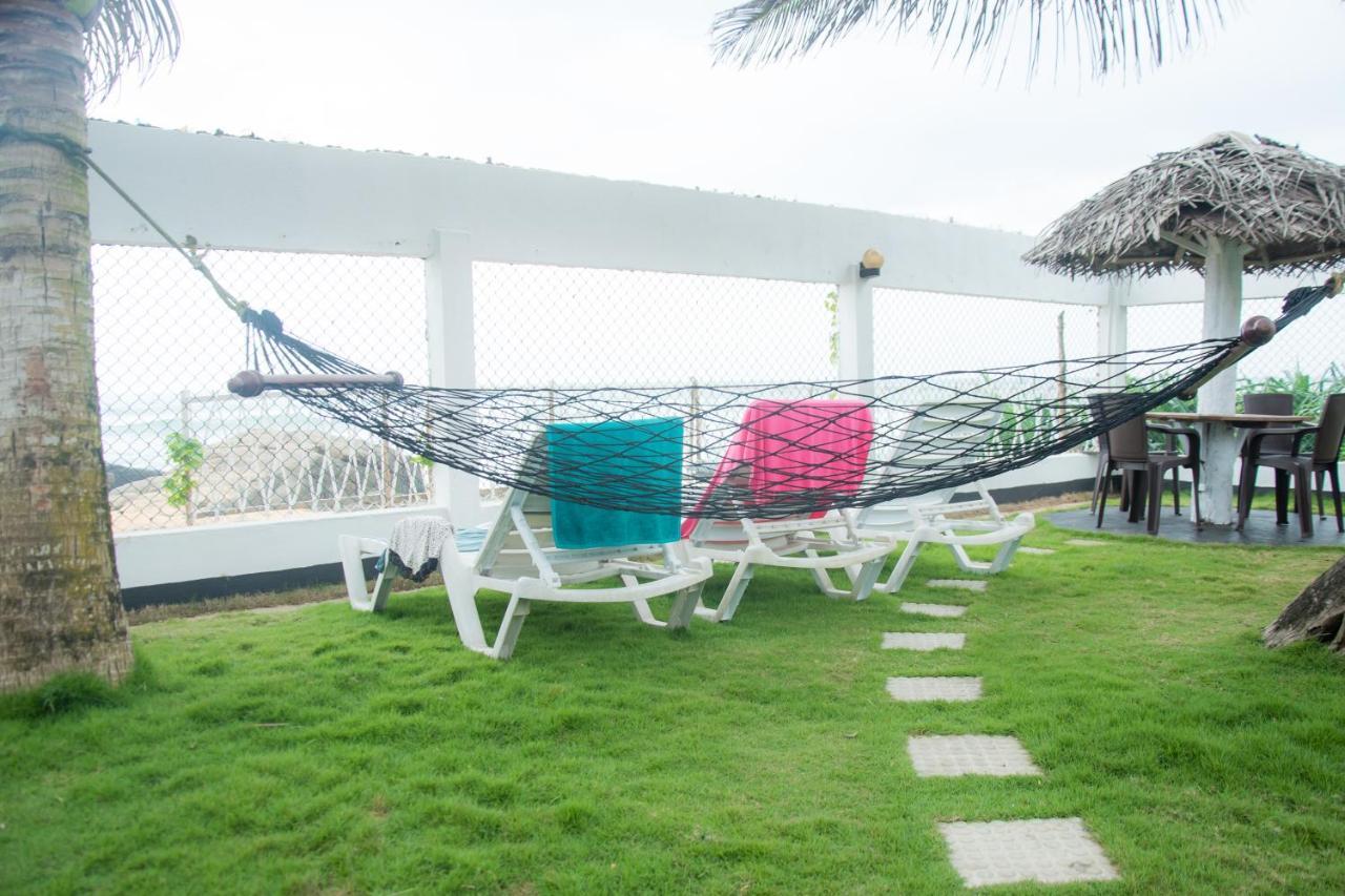 Ashen'S Beach House Bussa Exterior photo