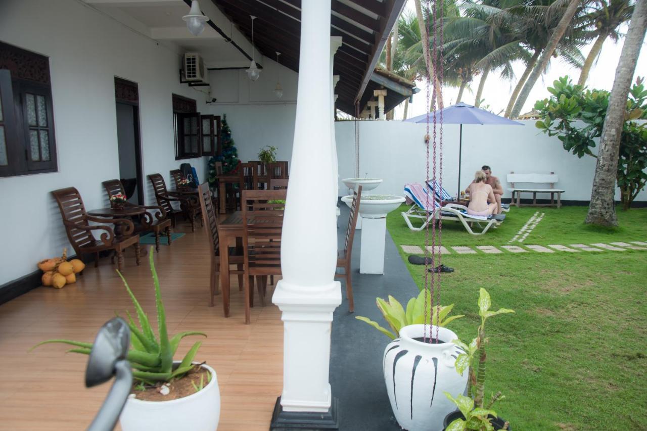 Ashen'S Beach House Bussa Exterior photo