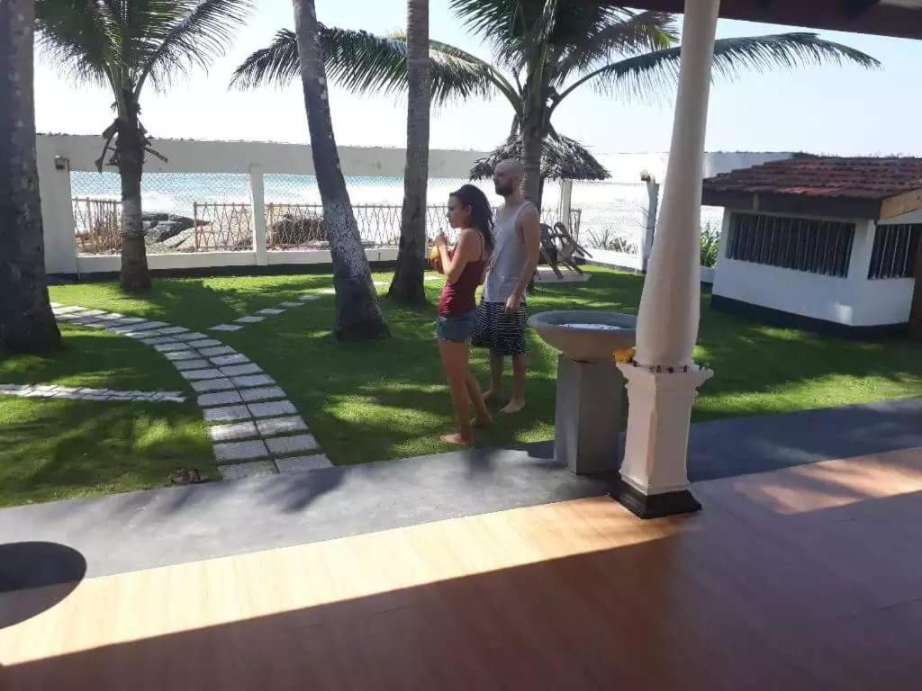 Ashen'S Beach House Bussa Exterior photo