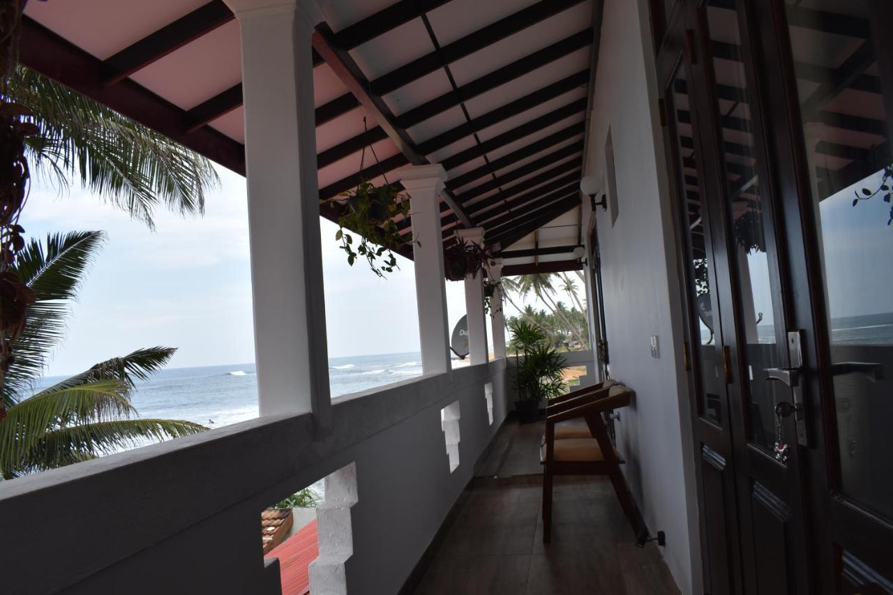 Ashen'S Beach House Bussa Exterior photo