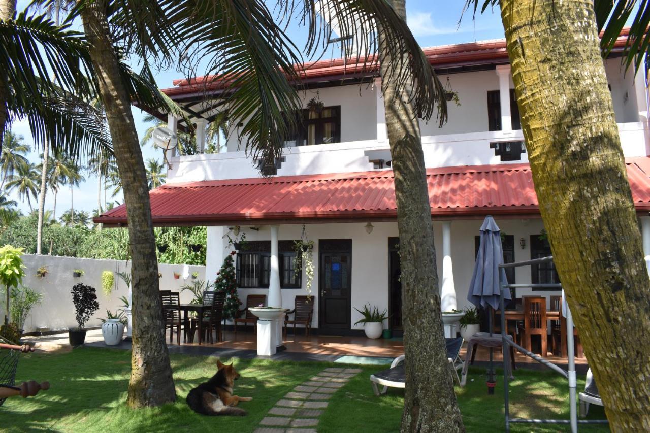 Ashen'S Beach House Bussa Exterior photo